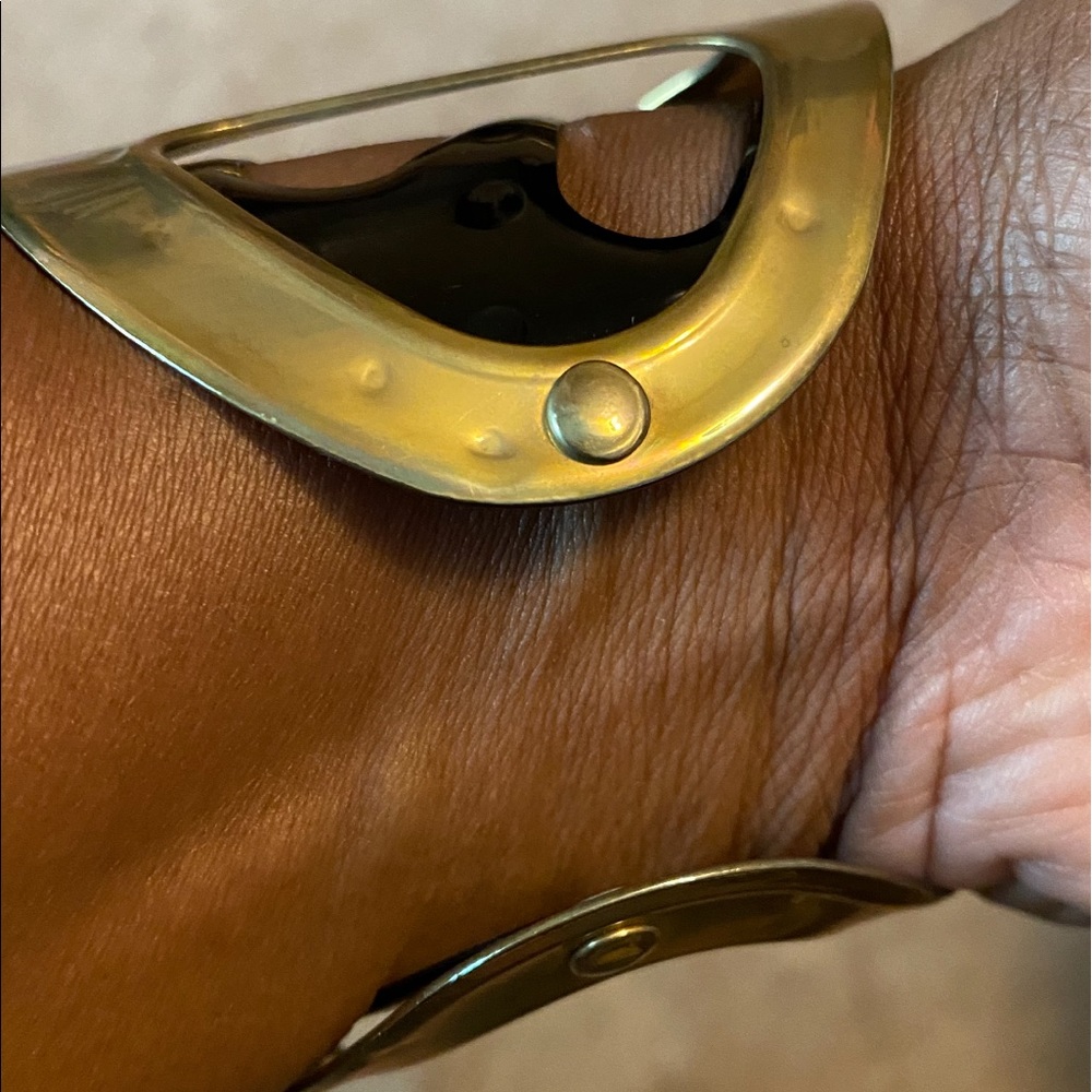 Cuff bracelet - Picture 3 of 3